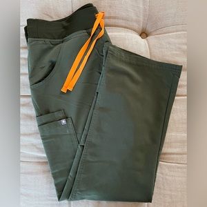 Figs Medium Petite Moss Kade scrub pants
